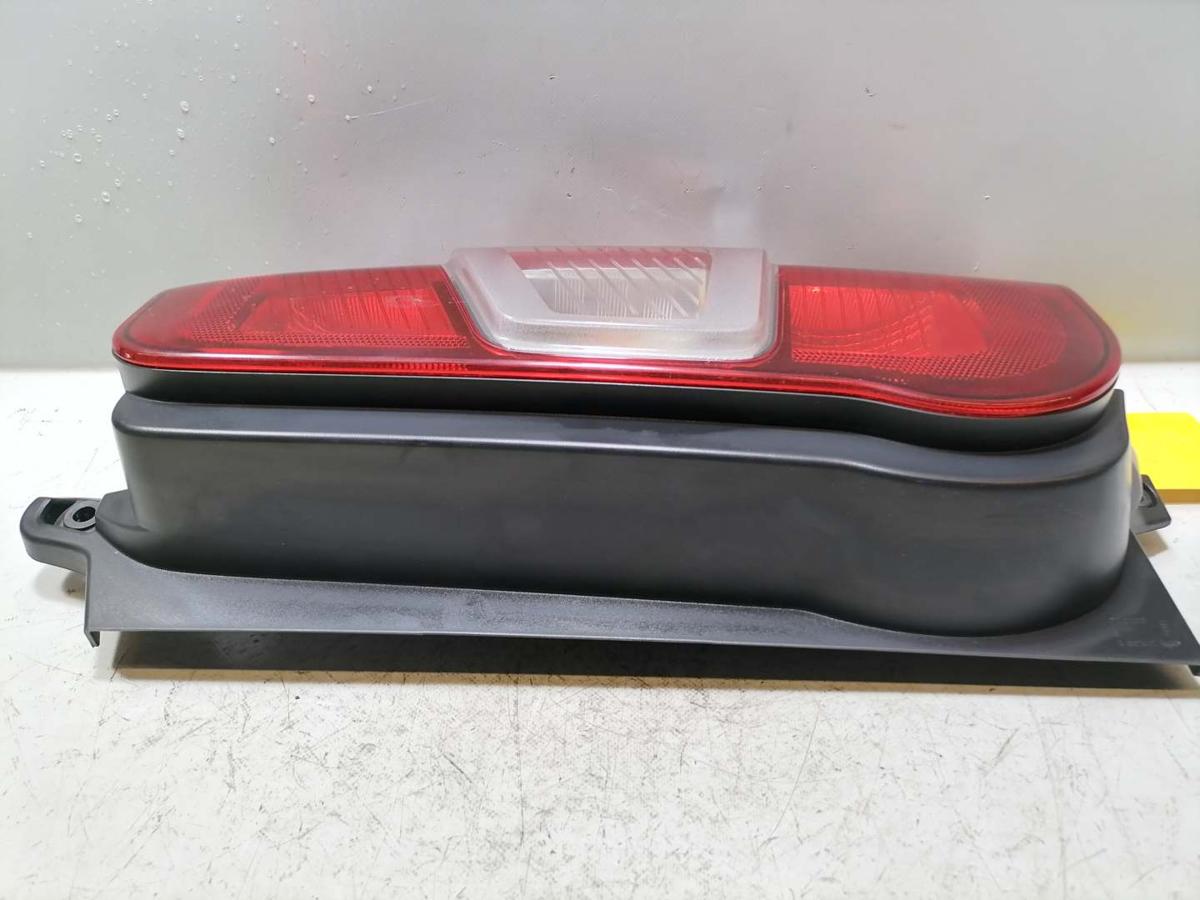 Opel Combo E original R&uuml;cklicht R&uuml;ckleuchte Schlussleuchte lechts Fl&uuml;gelt&uuml;ren Bj.2019